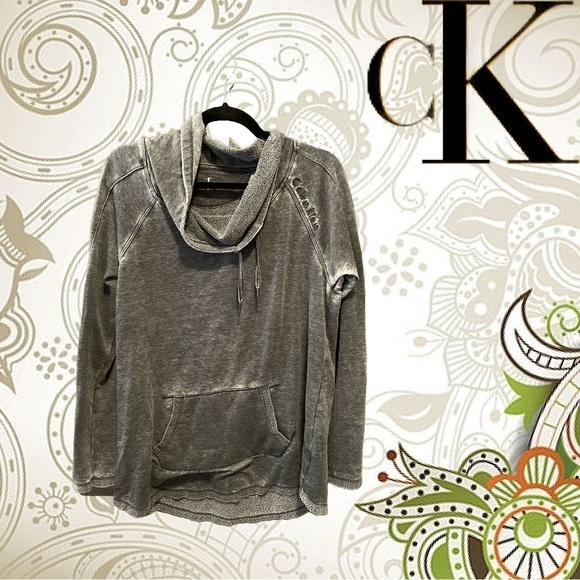Calvin Klein Pullover Grey Shirt - EUC - - Picture 1 of 3